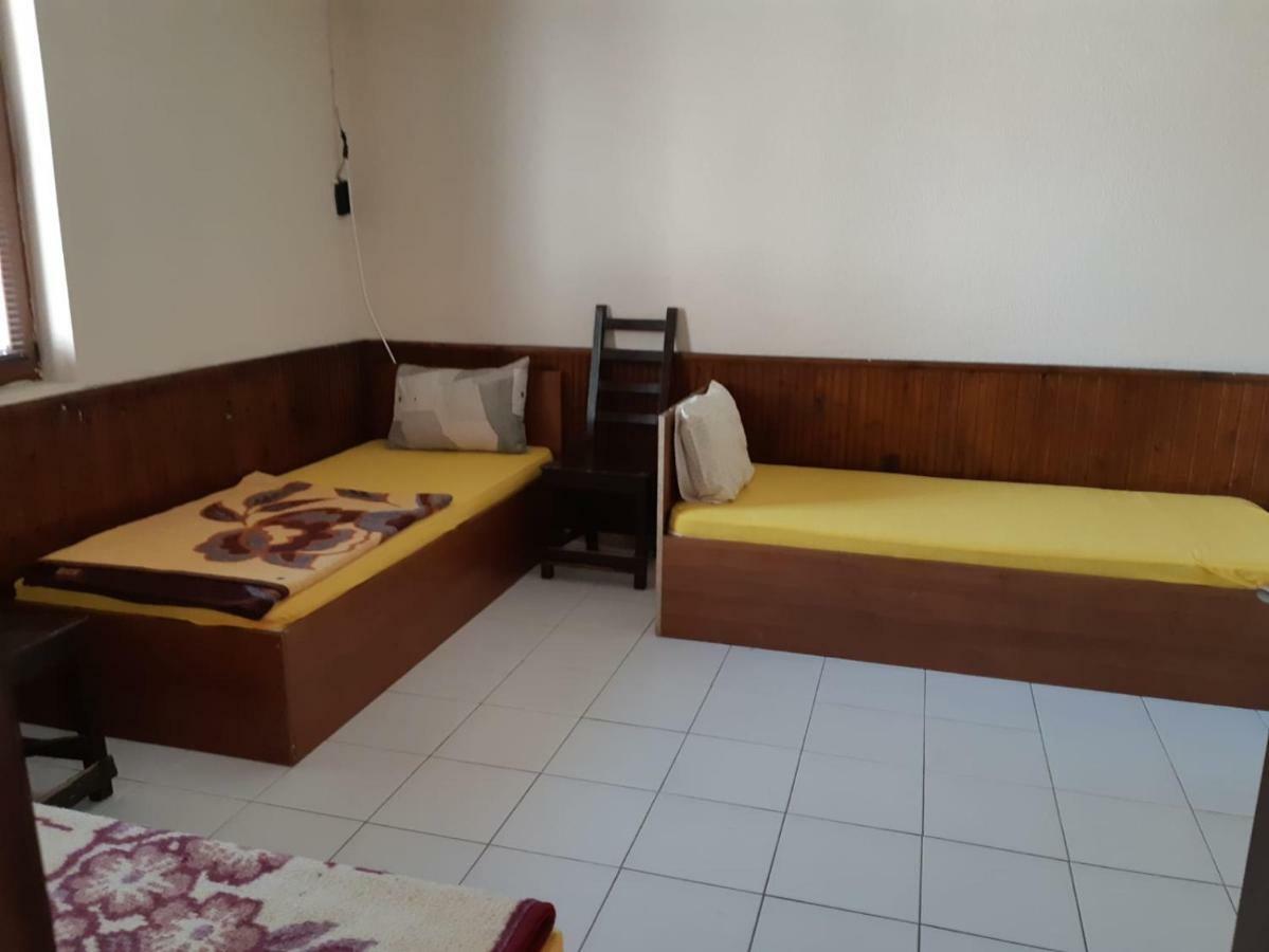 Byala Kista Apart Isperikh Buitenkant foto