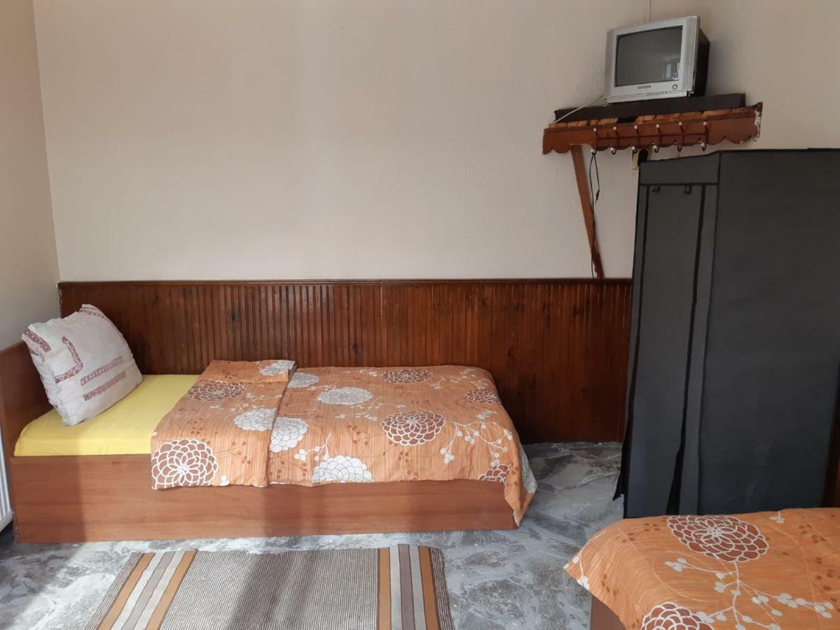 Byala Kista Apart Isperikh Buitenkant foto